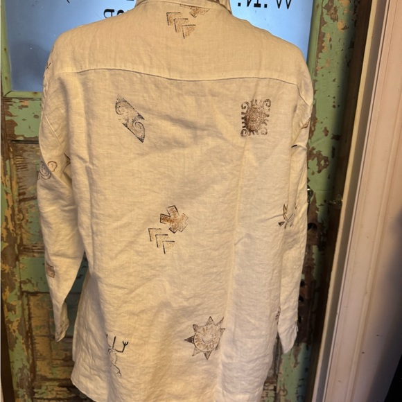 Vintage Linen Chico's Cream Button-Up Top with Animal Print - Picture 5 of 7